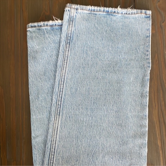 Abercrombie The 90’s Straight Ultra High Rise Jean - Picture 3 of 6